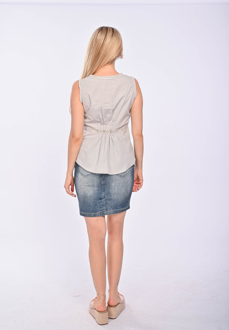 JOURNEY - Embroidered sleeveless blouse