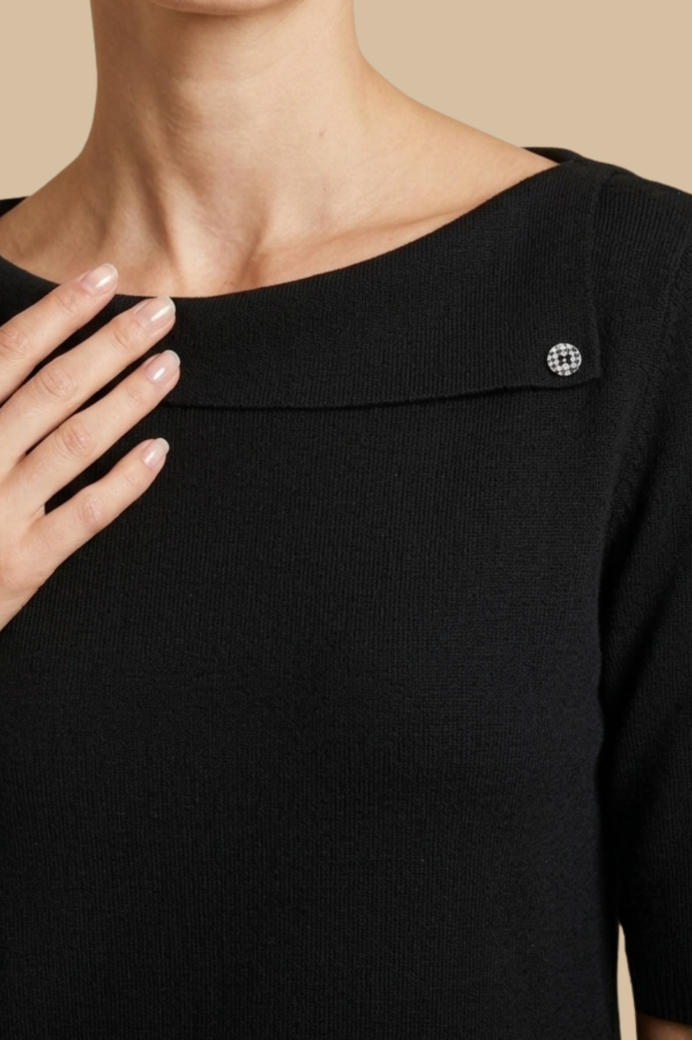 CAPE COD - BLACK YARN KNIT TOP