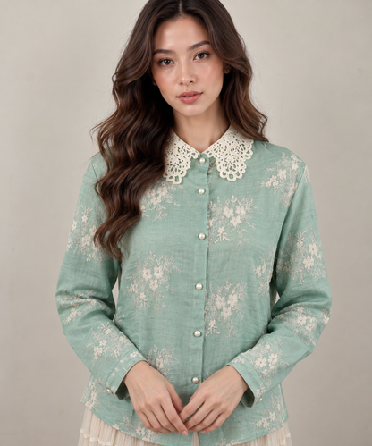 SOMERSET BAY - Lace-Collar Embroidered Blouse