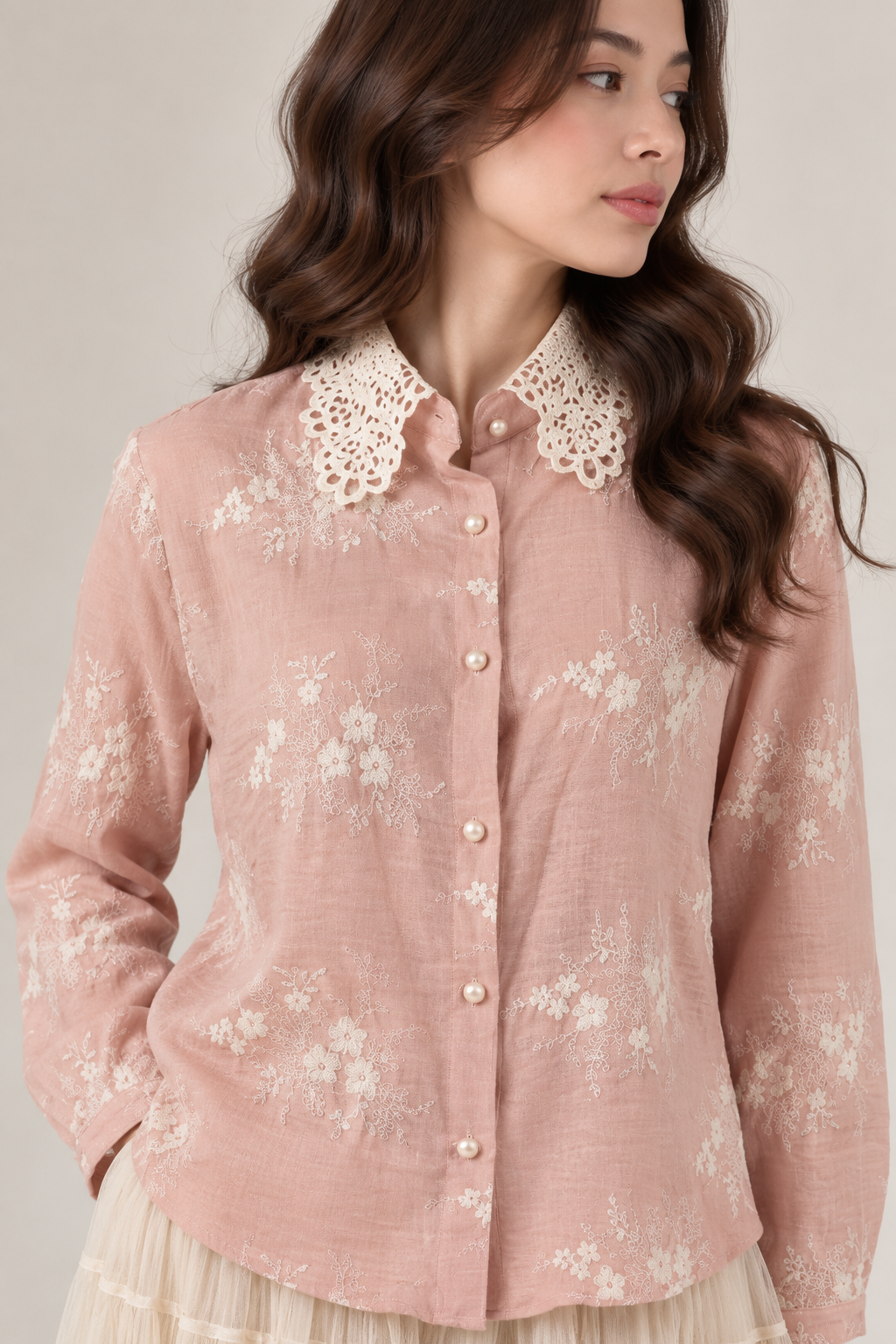SOMERSET BAY - Lace-Collar Embroidered Blouse