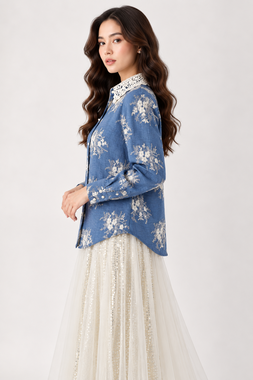 SOMERSET BAY - Lace-Collar Embroidered Blouse