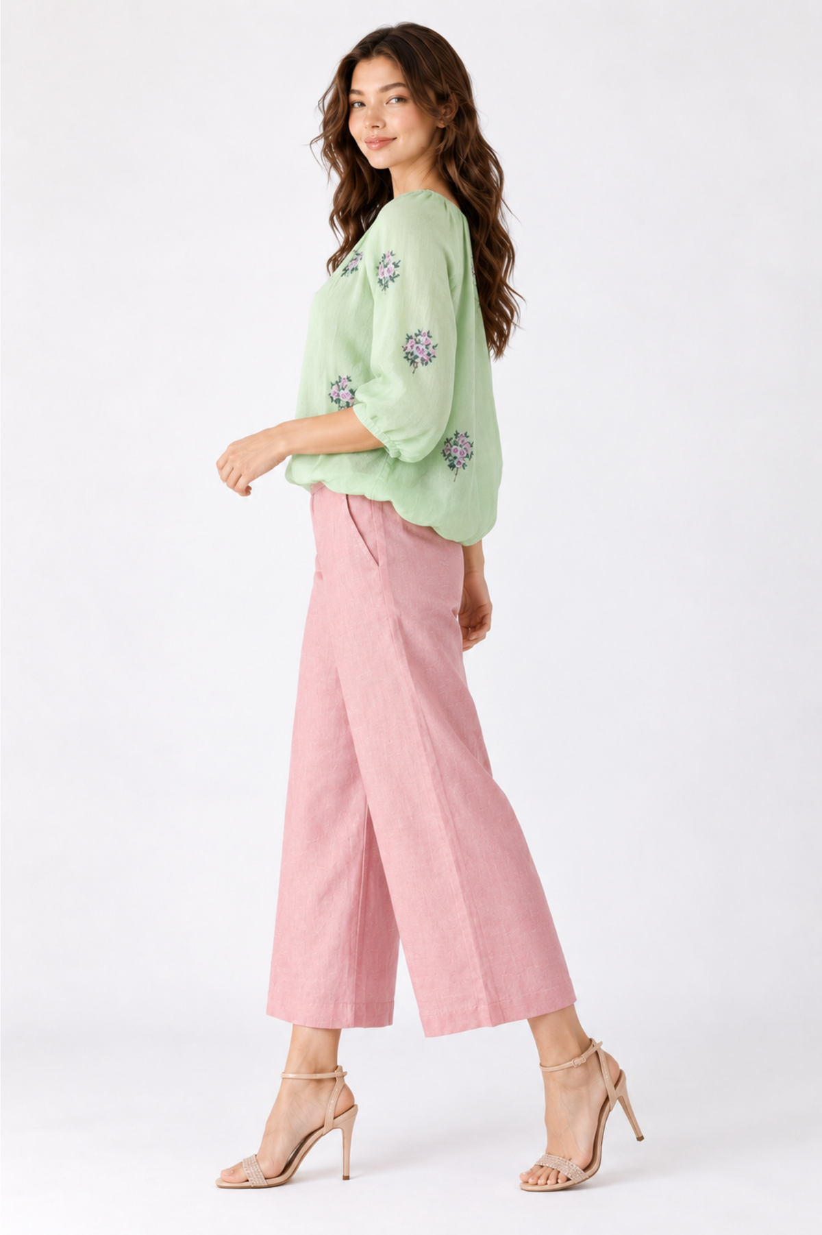SOMERSET BAY - Floral Embroidered Blouson Top