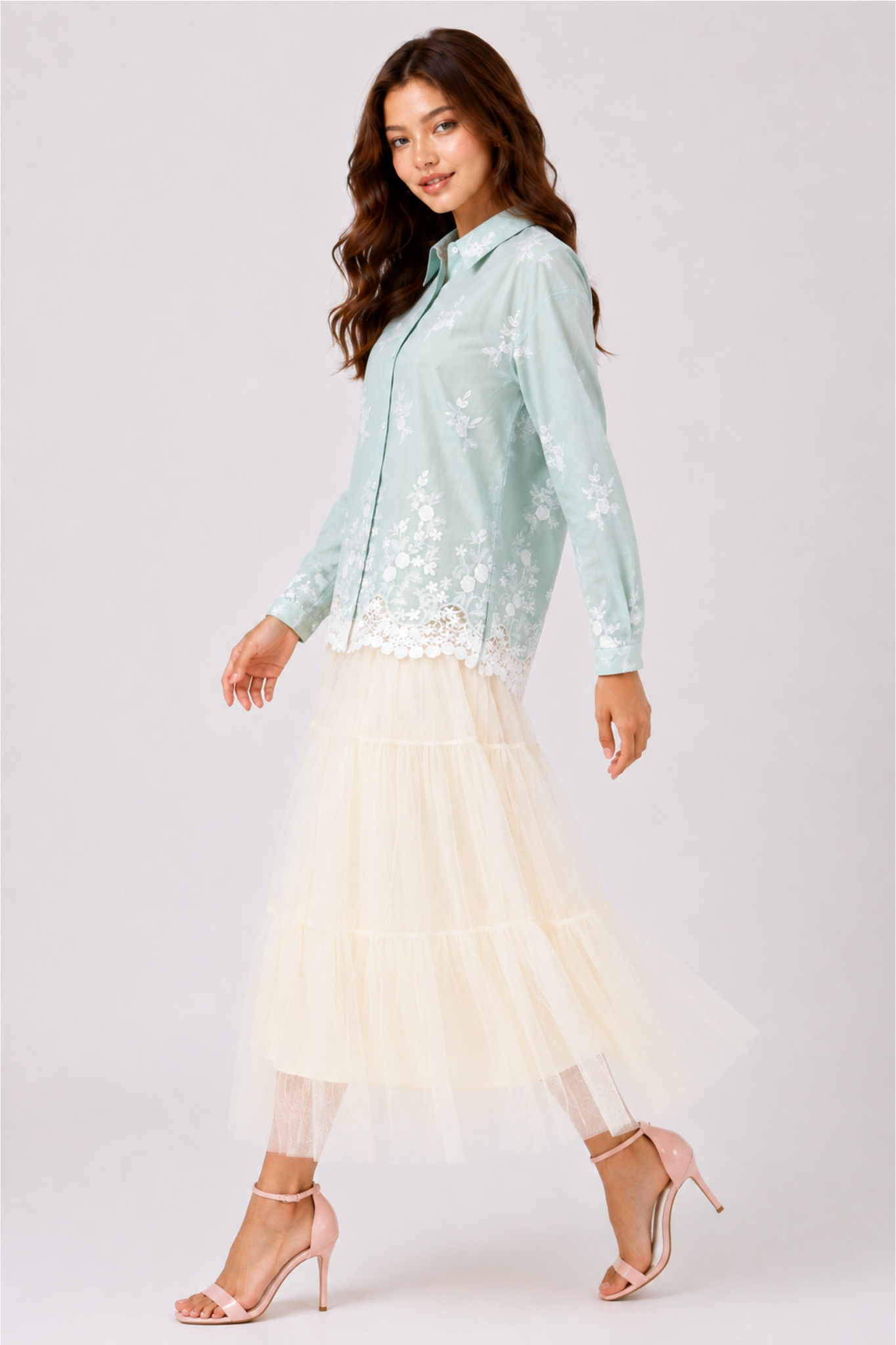 SOMERSET BAY - EMBROIDERED BLOUSE