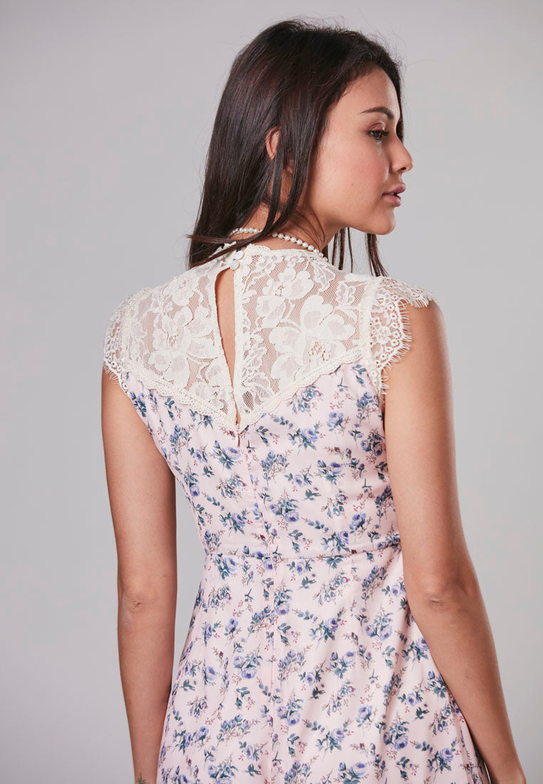 LYLA - Jumpsuit Printed Floral with Lace Details