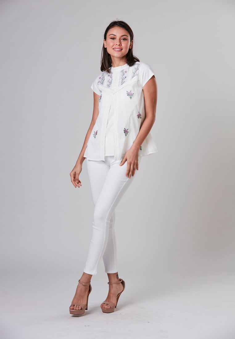 CLARA - Organdy Blouse with Embroidery and Laces