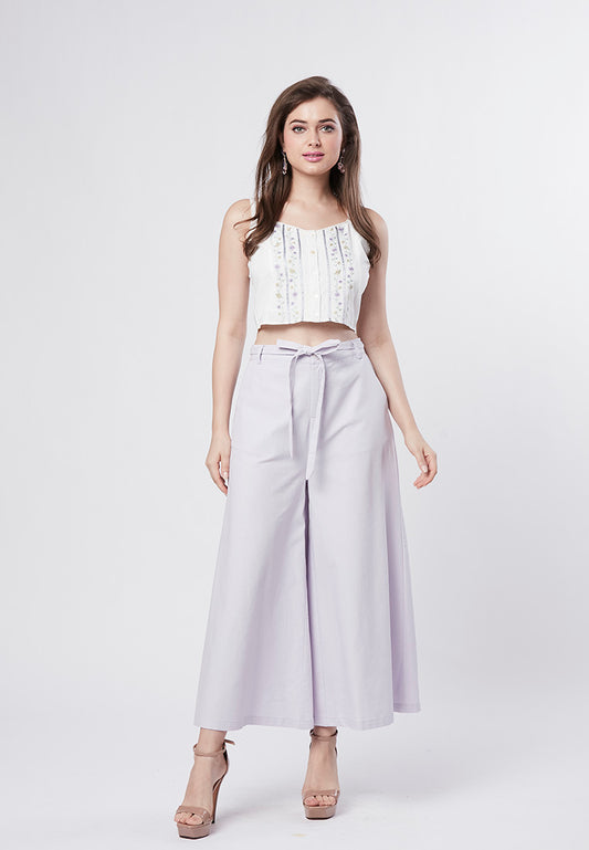 CHARLEE - Floral Embroidered Crop Top