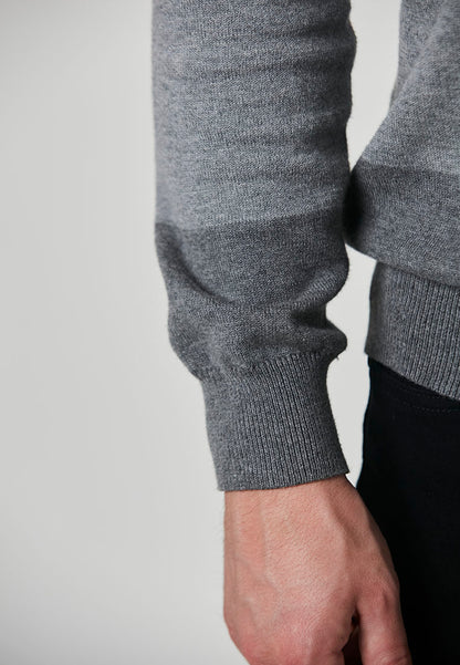 NOAH - New Slim fit Pullover Knit Sweater In Subtle Color Block